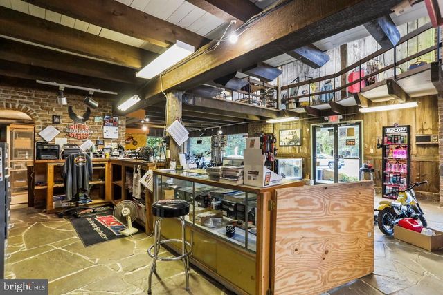 6210 CHAMBERSBURG RD, Fayetteville, PA 17222