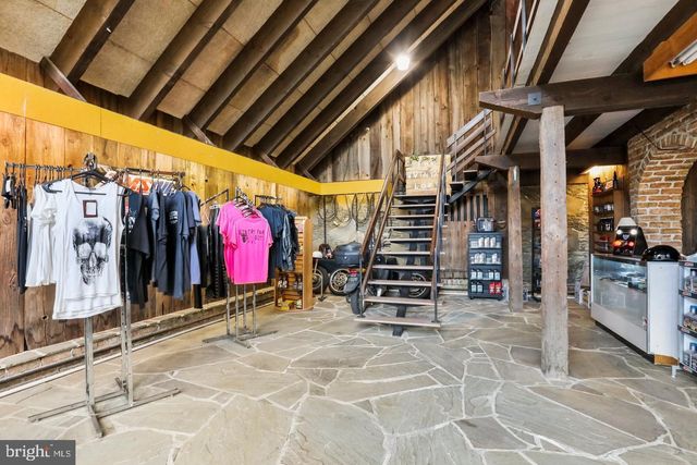 6210 CHAMBERSBURG RD, Fayetteville, PA 17222