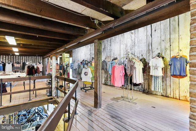 6210 CHAMBERSBURG RD, Fayetteville, PA 17222