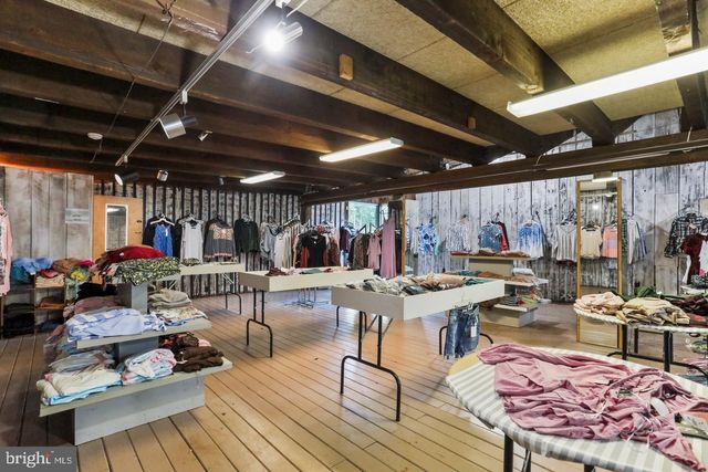 6210 CHAMBERSBURG RD, Fayetteville, PA 17222