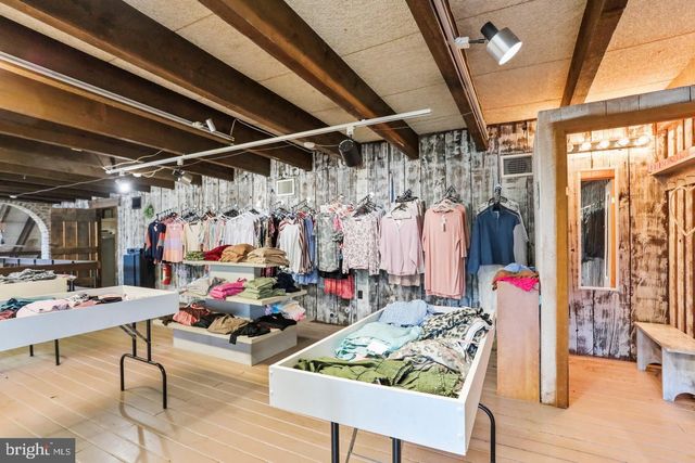 6210 CHAMBERSBURG RD, Fayetteville, PA 17222