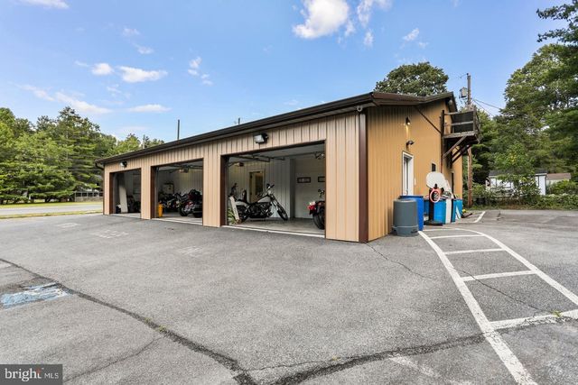 6210 CHAMBERSBURG RD, Fayetteville, PA 17222