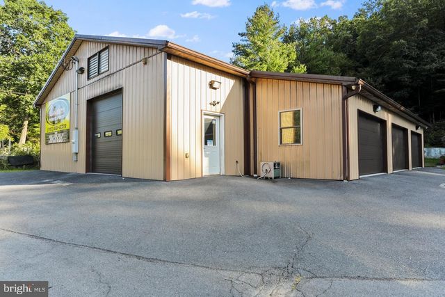 6210 CHAMBERSBURG RD, Fayetteville, PA 17222