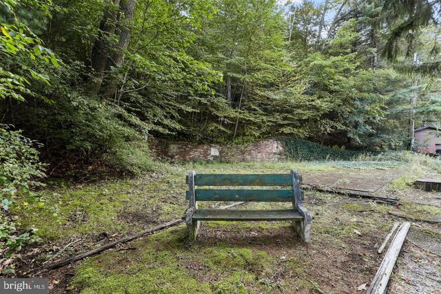 6210 CHAMBERSBURG RD, Fayetteville, PA 17222