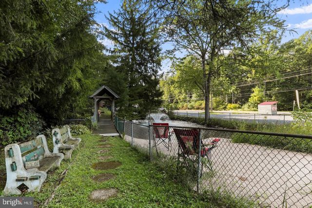 6210 CHAMBERSBURG RD, Fayetteville, PA 17222