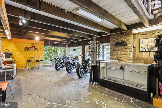 6210 CHAMBERSBURG RD, Fayetteville, PA 17222