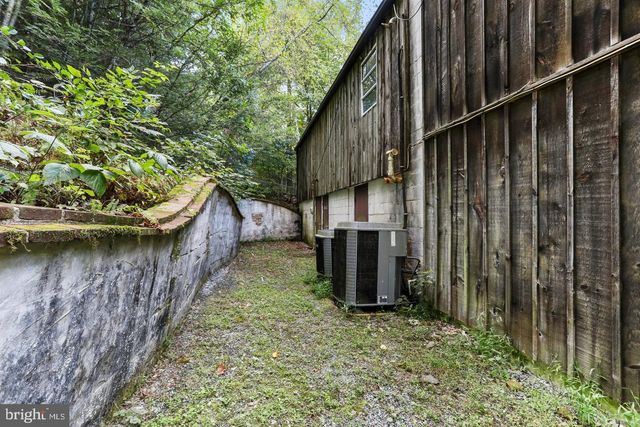 6210 CHAMBERSBURG RD, Fayetteville, PA 17222