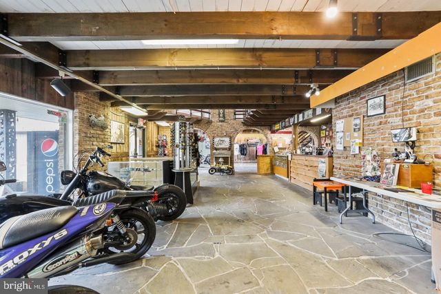 6210 CHAMBERSBURG RD, Fayetteville, PA 17222