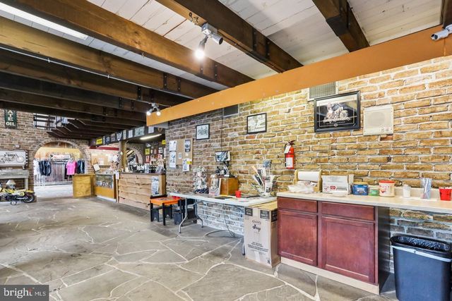 6210 CHAMBERSBURG RD, Fayetteville, PA 17222