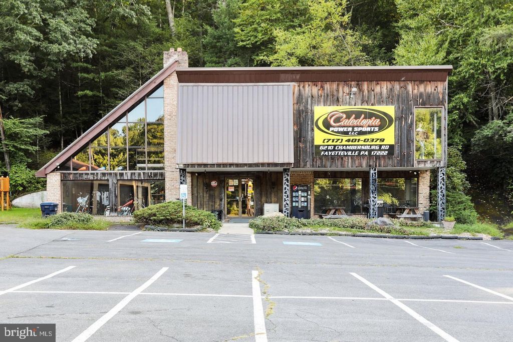 6210 CHAMBERSBURG RD, Fayetteville, PA 17222