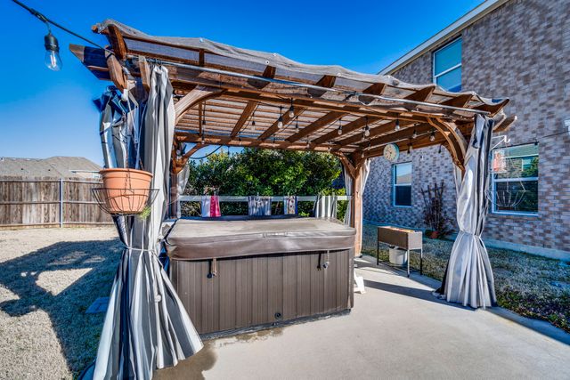 2615 Cannon Court, Glenn Heights, TX 75154