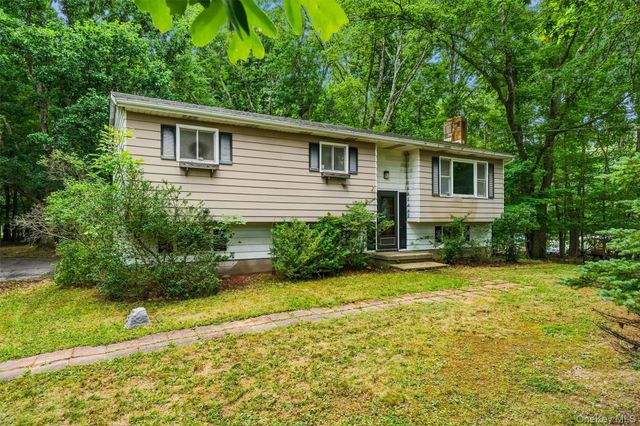 804 S Plank Road, Slate Hill, NY 10973
