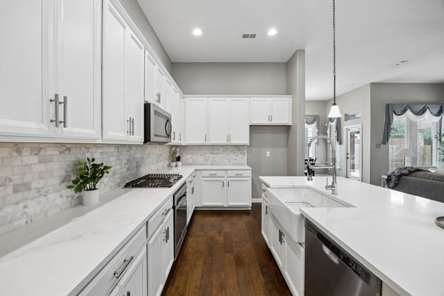 908 Mist Flower Drive, Little Elm, TX 75068