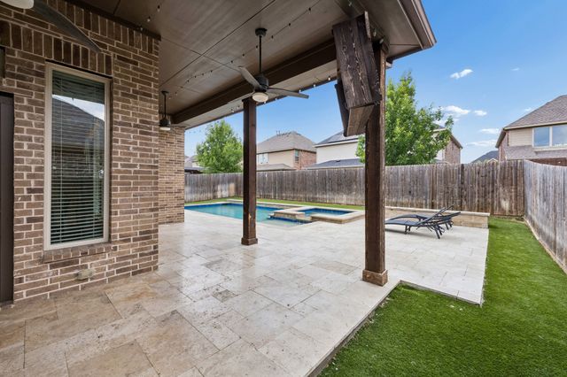 908 Mist Flower Drive, Little Elm, TX 75068