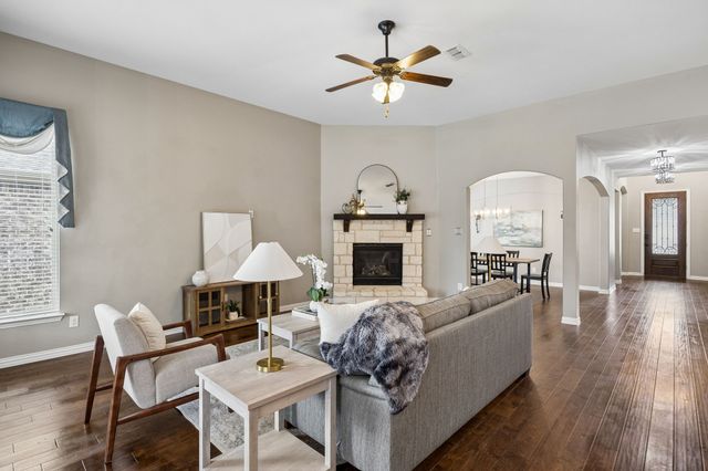 908 Mist Flower Drive, Little Elm, TX 75068