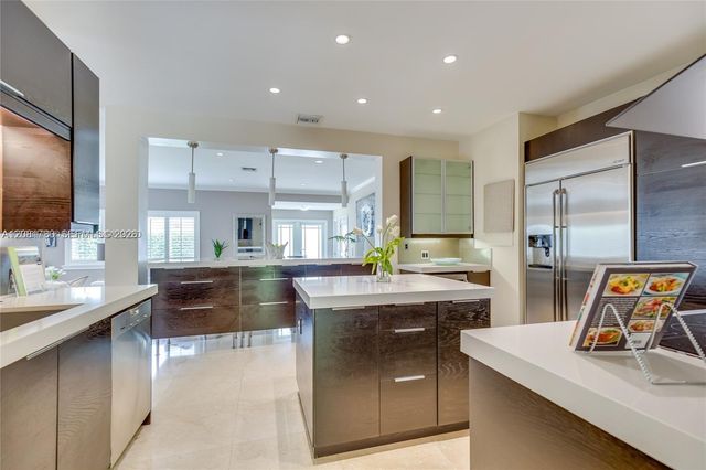 4323 N Bay Road, Miami Beach, FL 33140