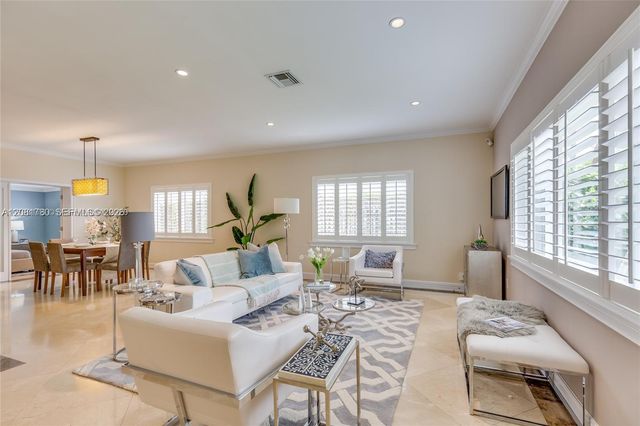 4323 N Bay Road, Miami Beach, FL 33140