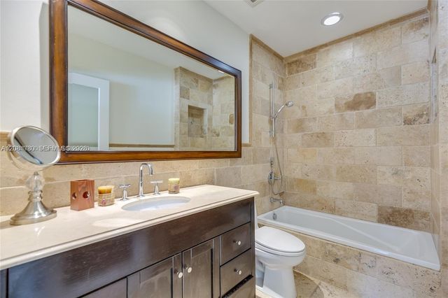 4323 N Bay Road, Miami Beach, FL 33140