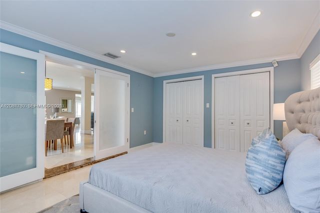 4323 N Bay Road, Miami Beach, FL 33140