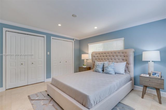 4323 N Bay Road, Miami Beach, FL 33140