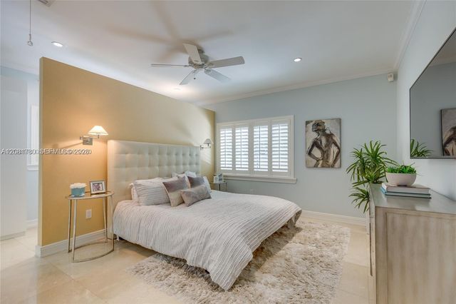 4323 N Bay Road, Miami Beach, FL 33140