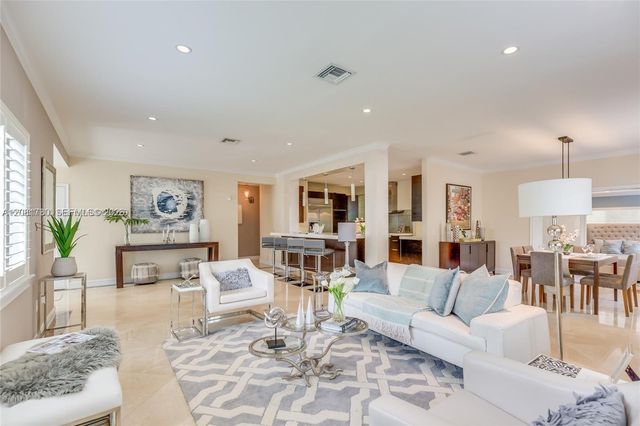 4323 N Bay Road, Miami Beach, FL 33140