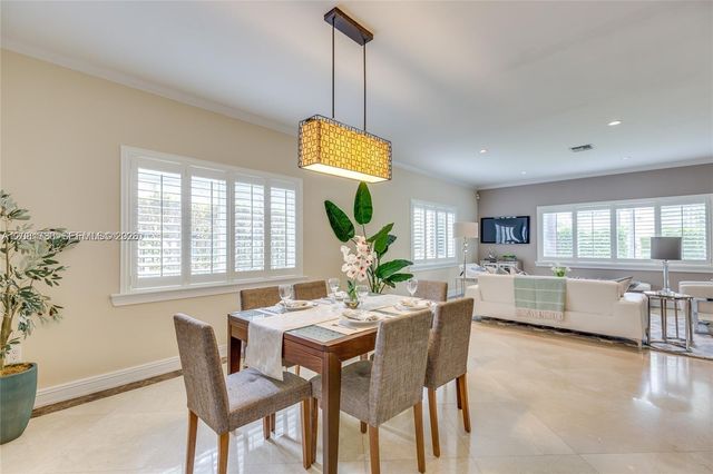 4323 N Bay Road, Miami Beach, FL 33140