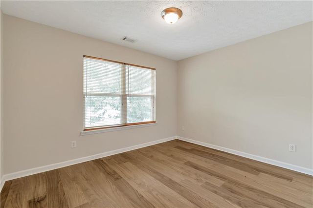 3168 Meadow Point Drive, Snellville, GA 30039