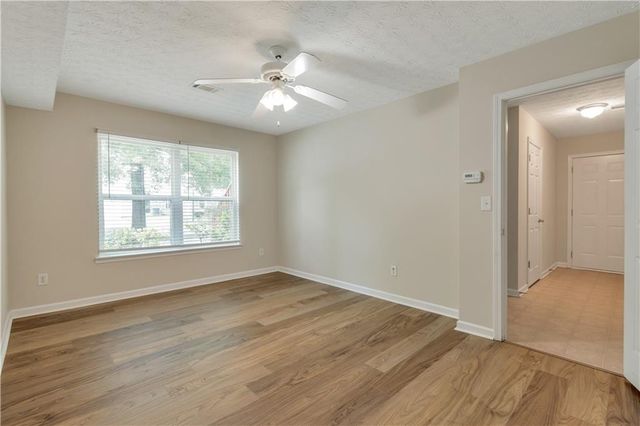3168 Meadow Point Drive, Snellville, GA 30039