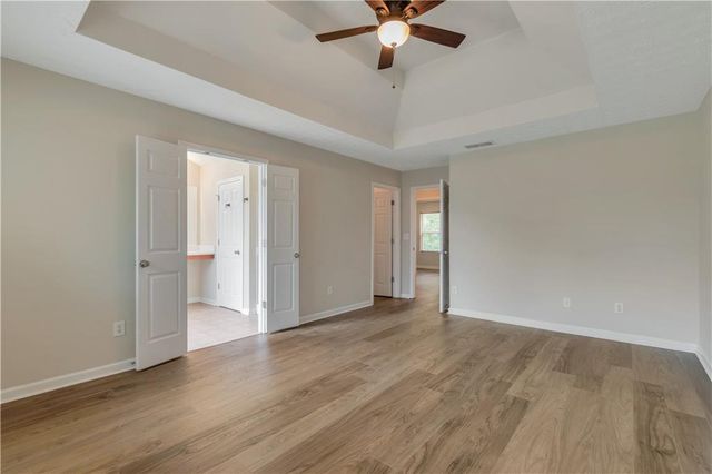 3168 Meadow Point Drive, Snellville, GA 30039