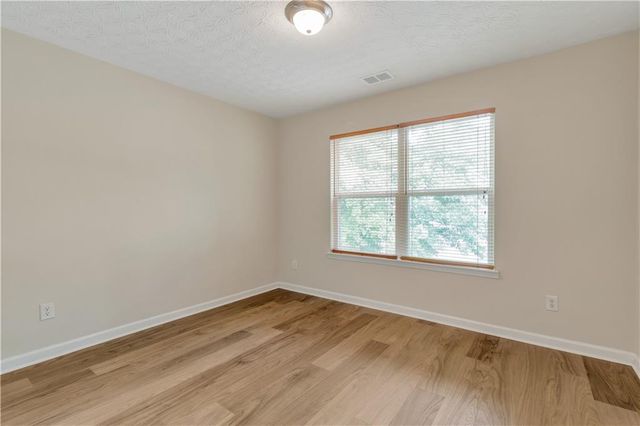 3168 Meadow Point Drive, Snellville, GA 30039