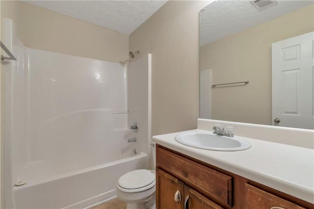 3168 Meadow Point Drive, Snellville, GA 30039