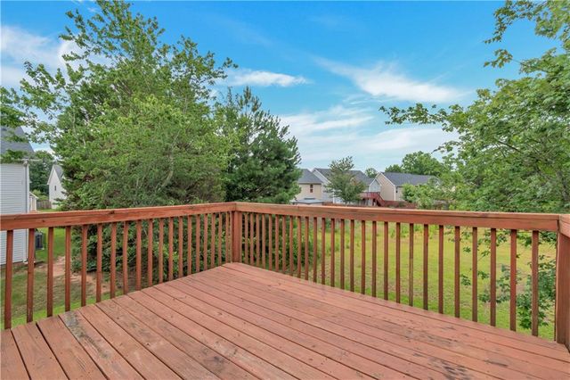 3168 Meadow Point Drive, Snellville, GA 30039