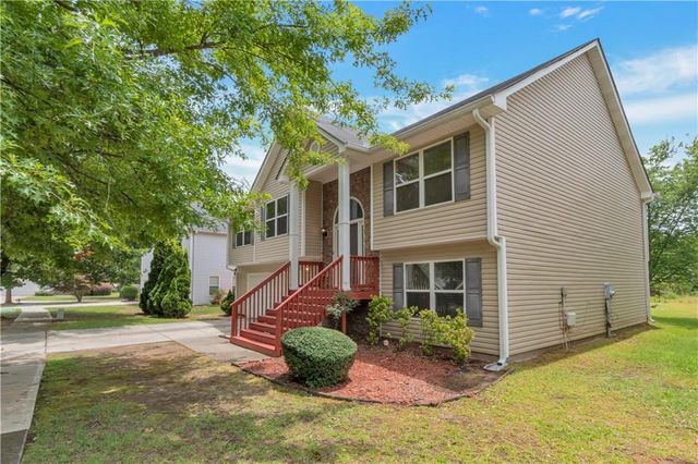 3168 Meadow Point Drive, Snellville, GA 30039