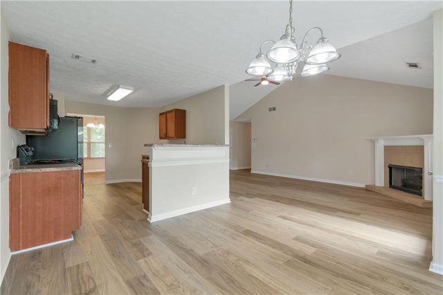 3168 Meadow Point Drive, Snellville, GA 30039