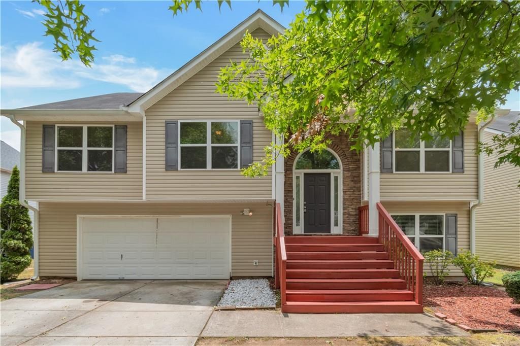 3168 Meadow Point Drive, Snellville, GA 30039