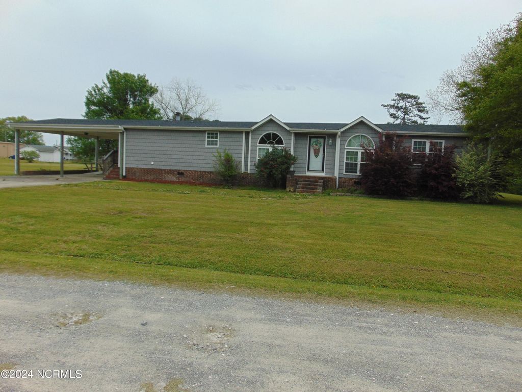 267 6th Street, Aurora, NC 27806