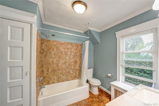 46 Lakewood Boulevard, Lynbrook, NY 11563