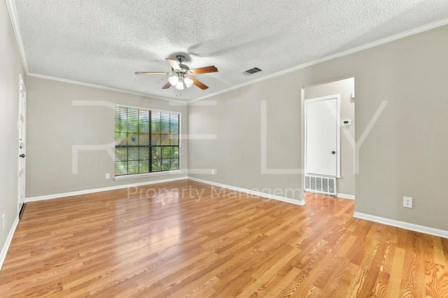 205 W William Cannon DR A, Austin, TX 78745