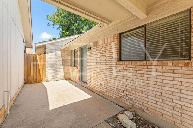 205 W William Cannon DR A, Austin, TX 78745