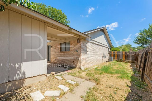 205 W William Cannon DR A, Austin, TX 78745