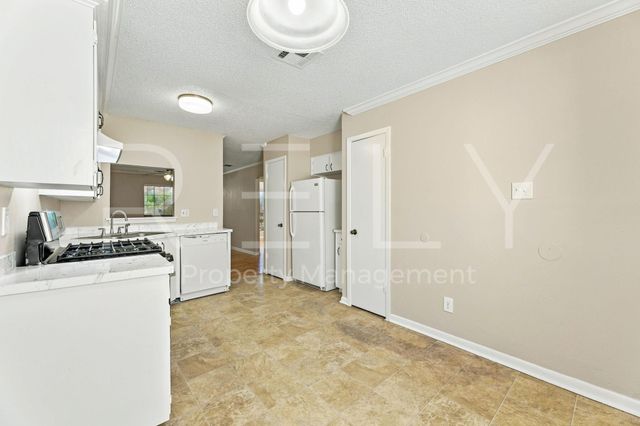 205 W William Cannon DR A, Austin, TX 78745