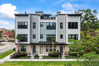 1610 LANG Court, Jacksonville, FL 32207