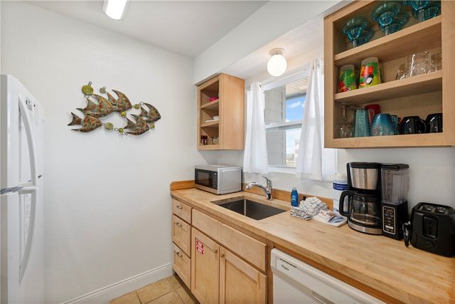 900 N Station St B5, Port Aransas, TX 78373