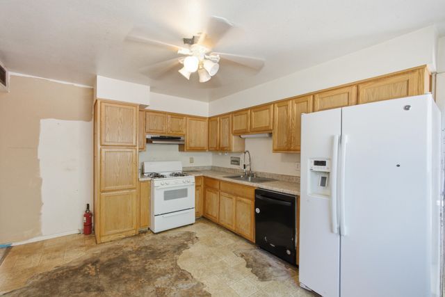 251 Luna Avenue NE, Los Lunas, NM 87031