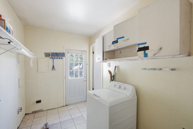 251 Luna Avenue NE, Los Lunas, NM 87031
