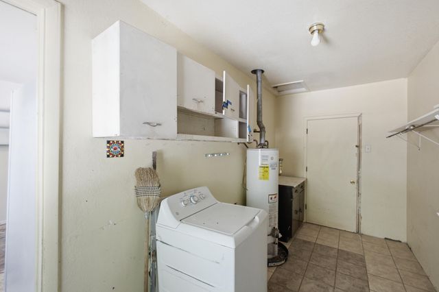 251 Luna Avenue NE, Los Lunas, NM 87031