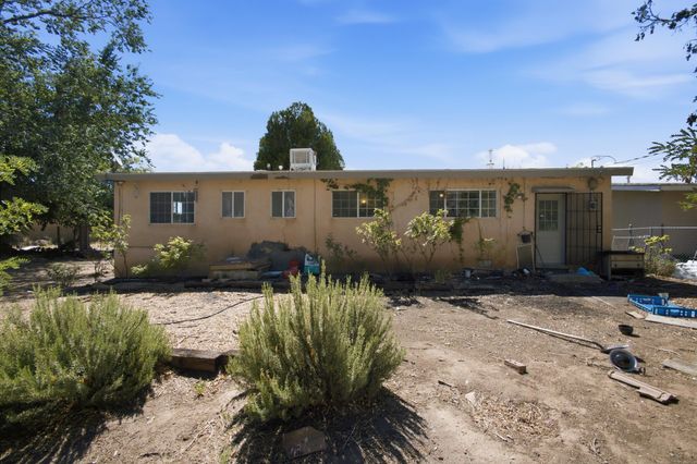 251 Luna Avenue NE, Los Lunas, NM 87031