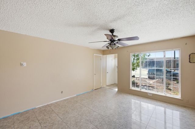 251 Luna Avenue NE, Los Lunas, NM 87031