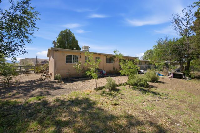 251 Luna Avenue NE, Los Lunas, NM 87031